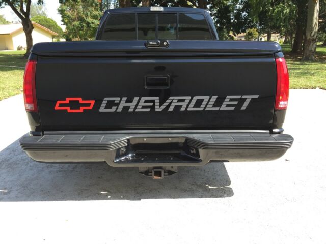 1990 Black Chevrolet C/K Pickup 1500 Standard Cab Pickup