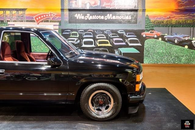 1990 Black Chevrolet C/K Pickup 1500 --