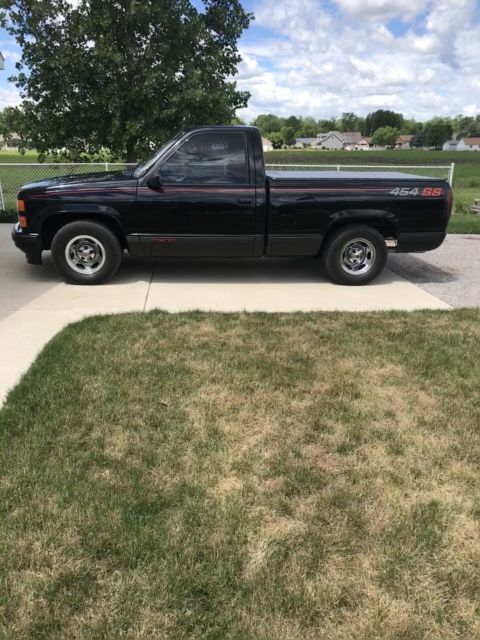1990 Black Chevrolet C/K Pickup 1500 Standard Cab Pickup