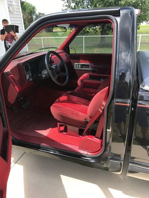 1990 Black Chevrolet C/K Pickup 1500 Standard Cab Pickup