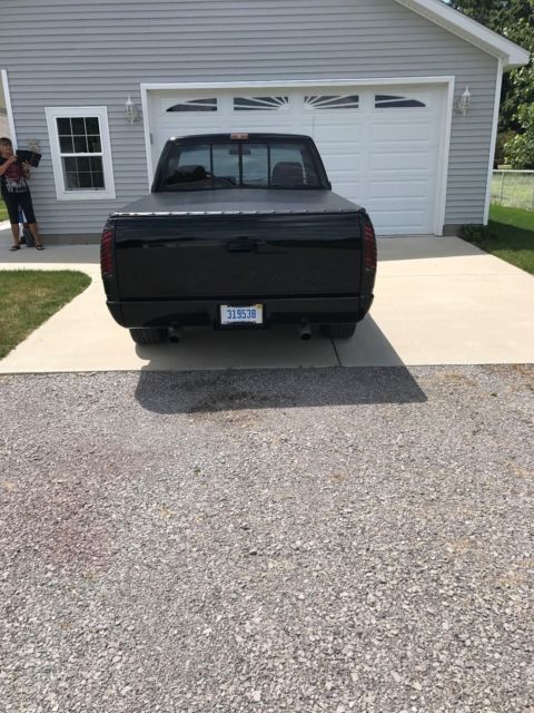 1990 Black Chevrolet C/K Pickup 1500 Standard Cab Pickup