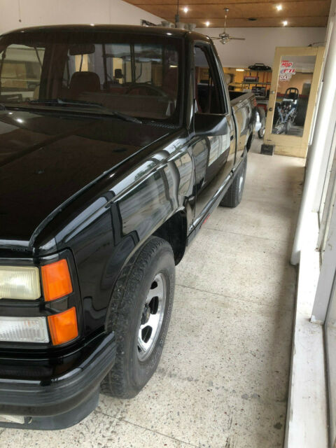 1990 Black Chevrolet C/K Pickup 1500 Standard Cab Pickup