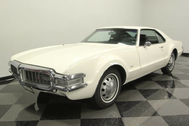 1969 White Oldsmobile Toronado Coupe