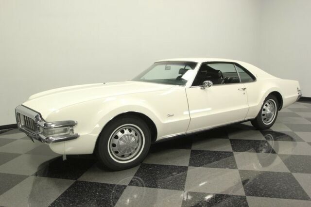 1969 White Oldsmobile Toronado Coupe