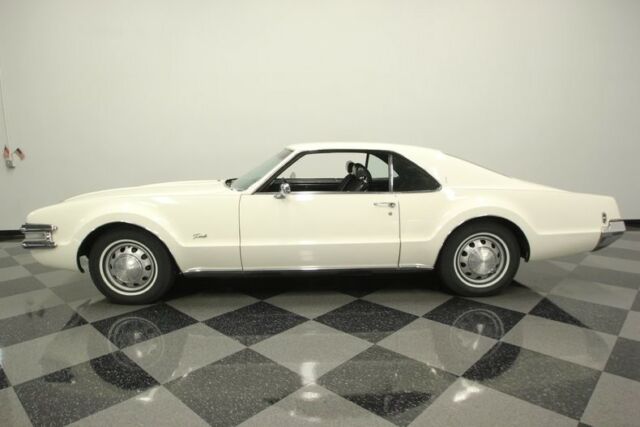 1969 White Oldsmobile Toronado Coupe