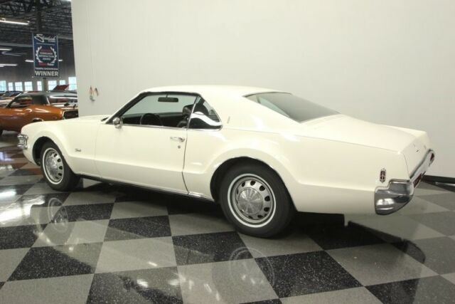 1969 White Oldsmobile Toronado Coupe