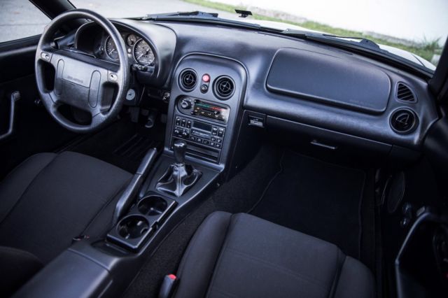 1995 Black Mazda MX-5 Miata Convertible