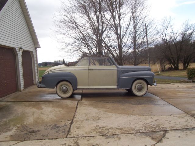 1947 Yellow Ford De Luxe convertible Convertible