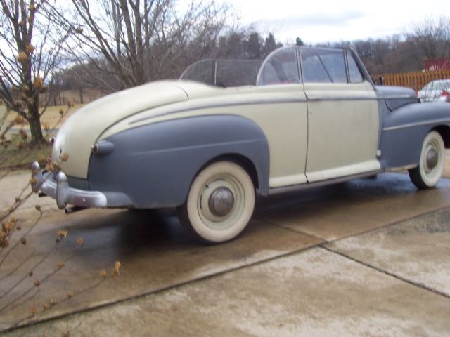 1947 Yellow Ford De Luxe convertible Convertible