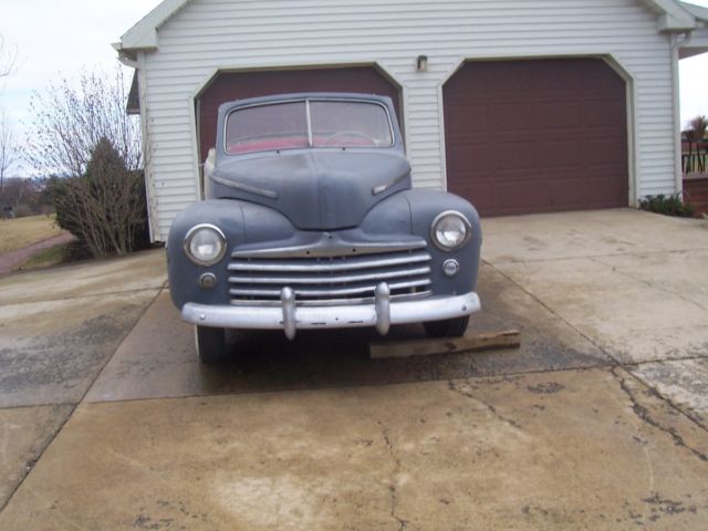 1947 Yellow Ford De Luxe convertible Convertible