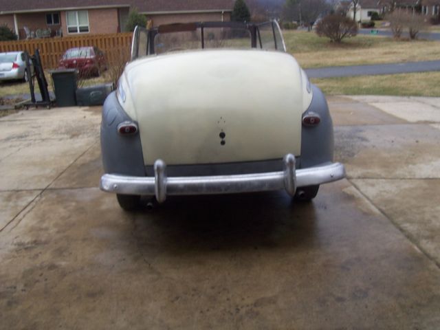 1947 Yellow Ford De Luxe convertible Convertible