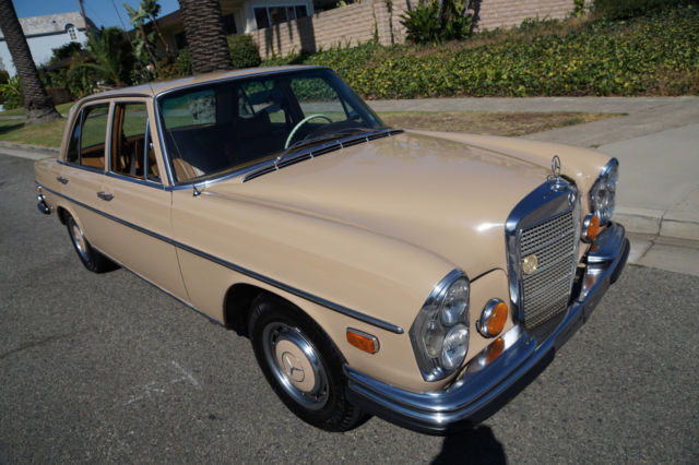 1973 Tan Mercedes-Benz 280SE 4.5 Sedan