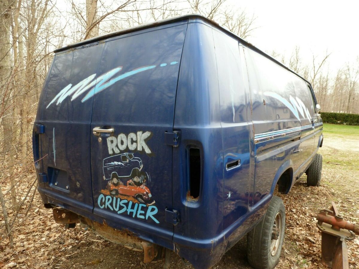 1980 Blue Ford F-350 Extended Passenger Van