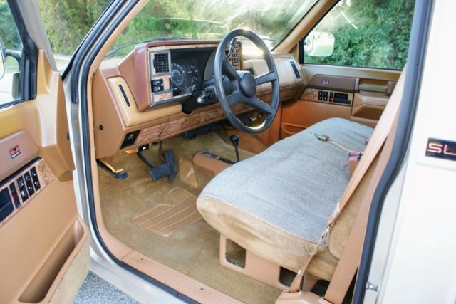 1989 Beige GMC Sierra 1500 Standard Cab Pickup