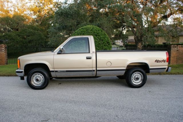 1989 Beige GMC Sierra 1500 Standard Cab Pickup