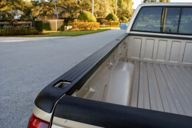 1989 Beige GMC Sierra 1500 Standard Cab Pickup