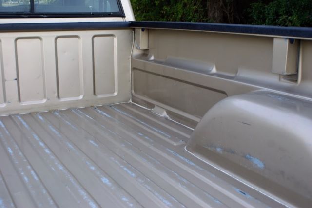 1989 Beige GMC Sierra 1500 Standard Cab Pickup