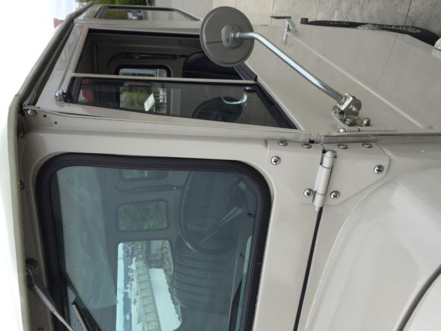 1970 Coronado Beige Toyota Land Cruiser U/K