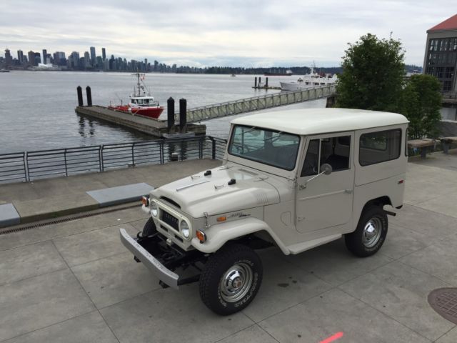 1970 Coronado Beige Toyota Land Cruiser U/K