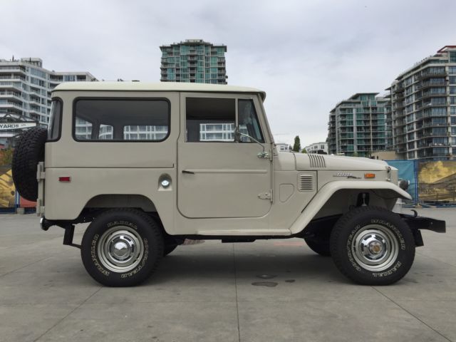 1970 Coronado Beige Toyota Land Cruiser U/K