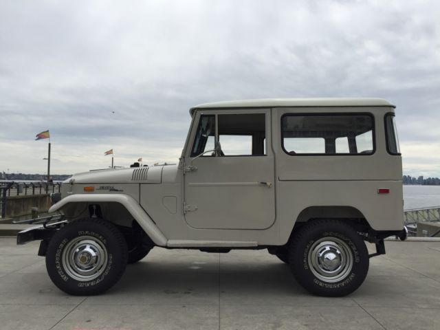 1970 Coronado Beige Toyota Land Cruiser U/K