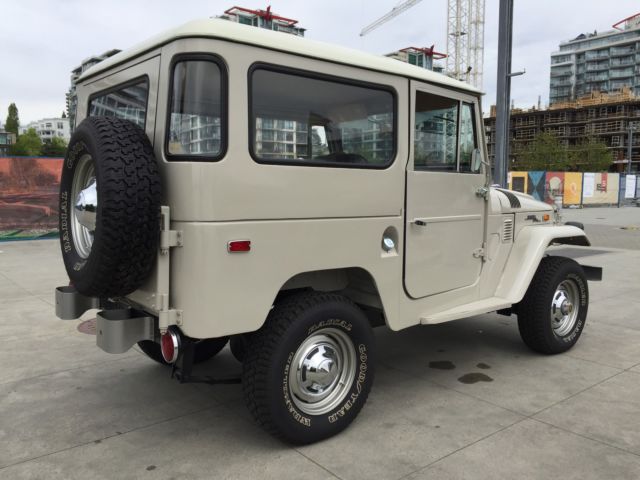 1970 Coronado Beige Toyota Land Cruiser U/K