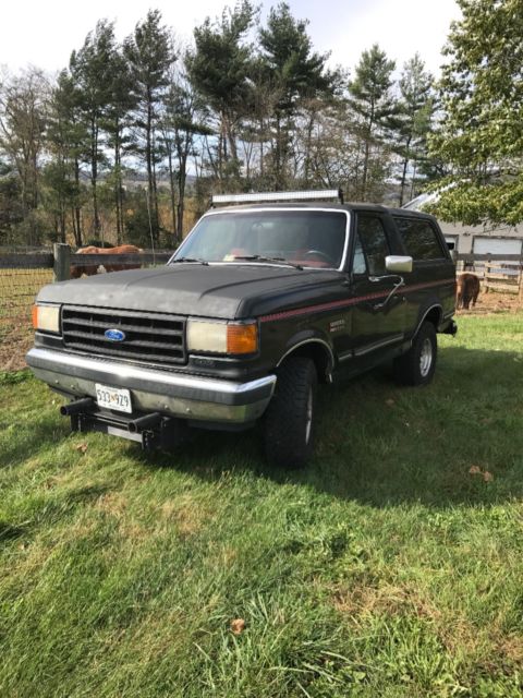 1989 Black Ford Bronco SUV