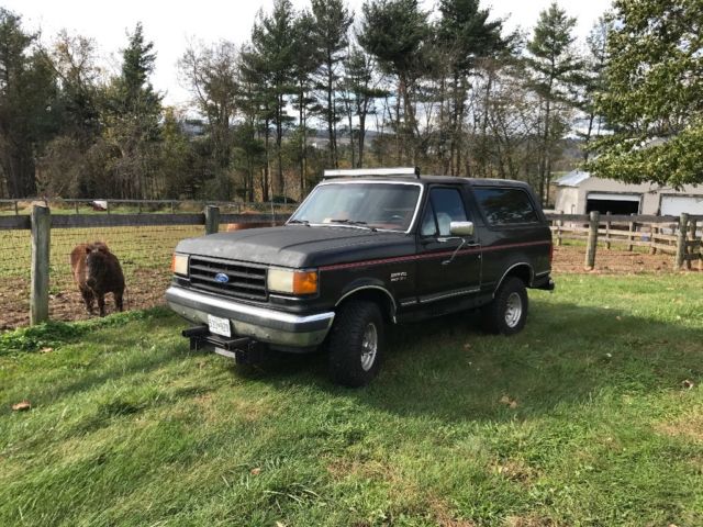 1989 Black Ford Bronco SUV