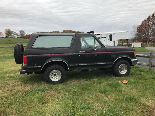 1989 Black Ford Bronco SUV
