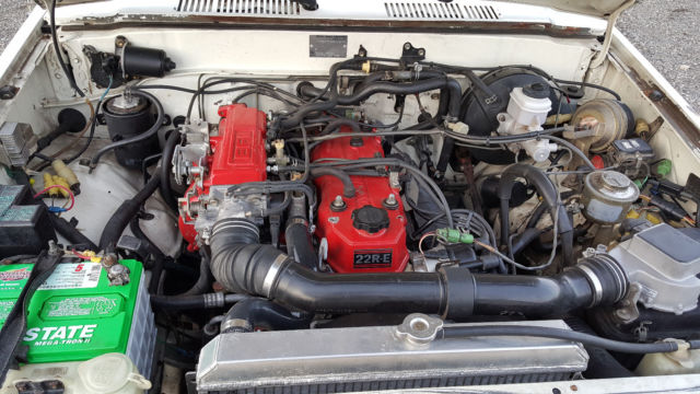 1986 White Toyota Pickup Extended Cab Pickup