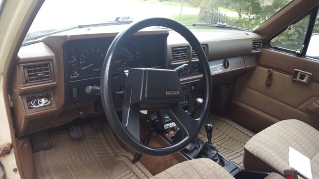 1986 Beige Toyota Pickup Standard Cab Pickup