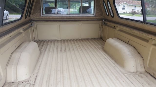 1986 Beige Toyota Pickup Standard Cab Pickup