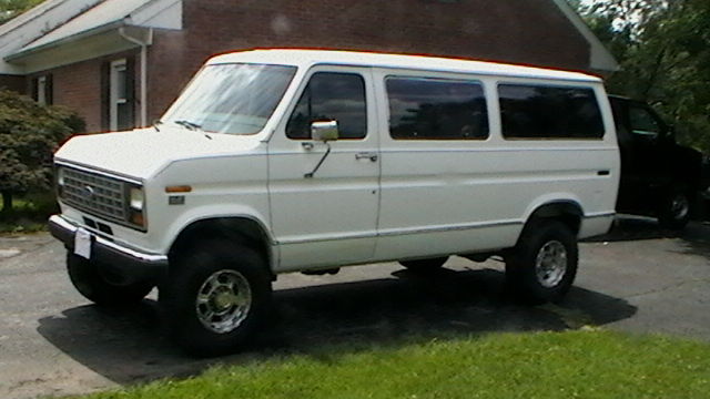 1991 White Ford E-Series Van VAN