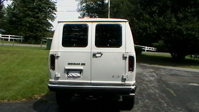 1991 White Ford E-Series Van VAN