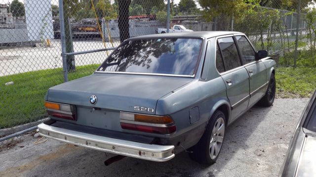 1987 Blue BMW 5-Series