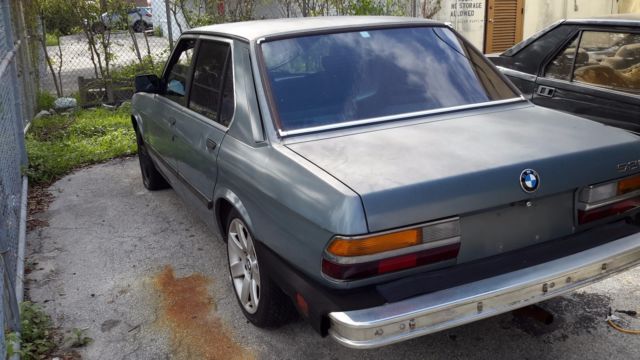 1987 Blue BMW 5-Series