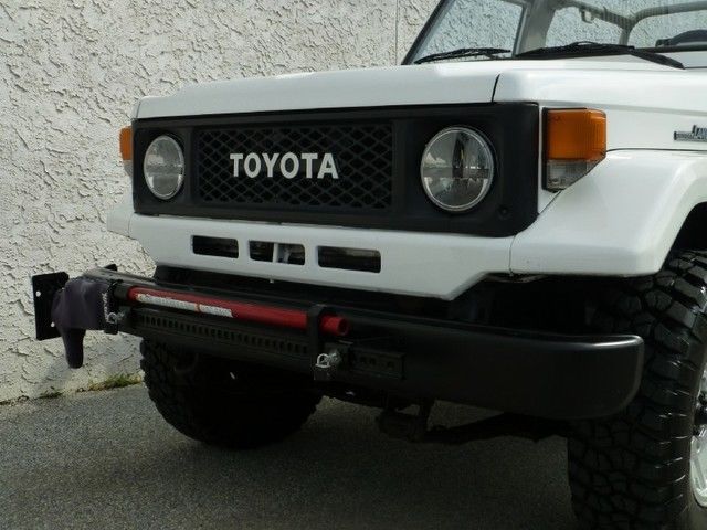 1986 White Toyota Land Cruiser SUV