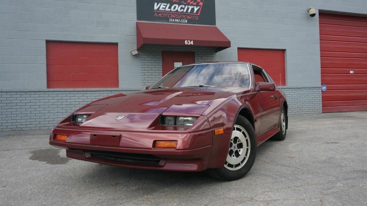 1986 Burgundy Nissan 300ZX Hatchback