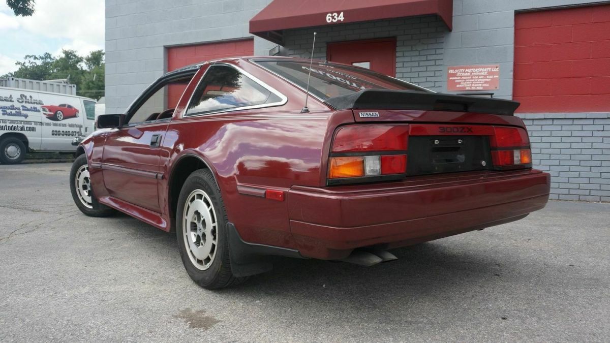 1986 Burgundy Nissan 300ZX Hatchback