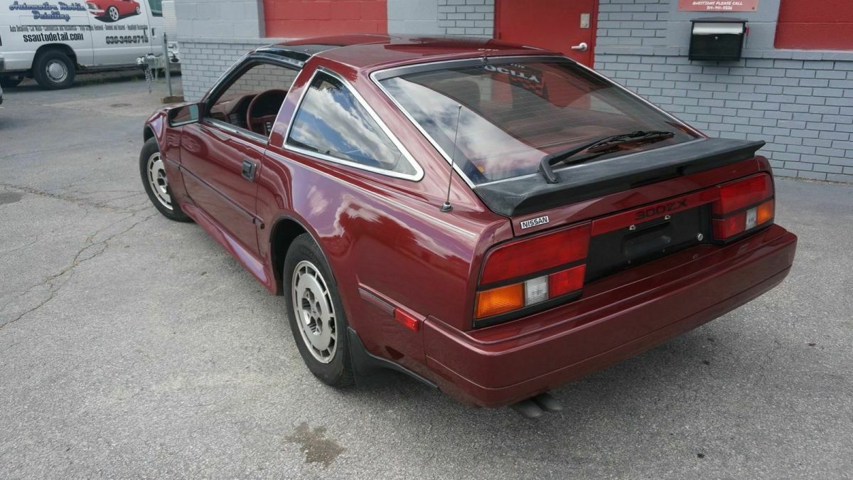 1986 Burgundy Nissan 300ZX Hatchback