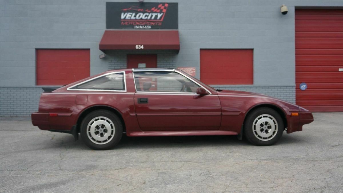 1986 Burgundy Nissan 300ZX Hatchback