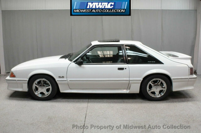 1988 Oxford White Ford Mustang Coupe