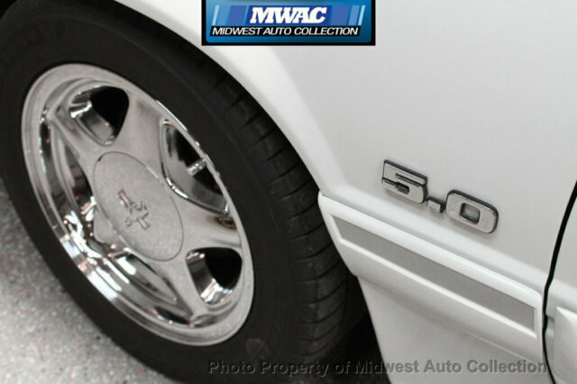 1988 Oxford White Ford Mustang Coupe