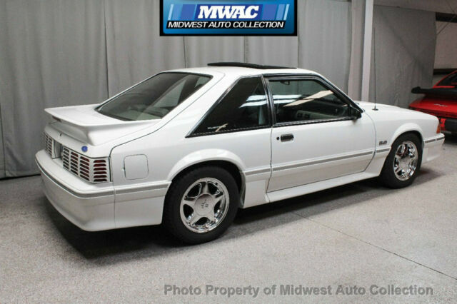 1988 Oxford White Ford Mustang Coupe