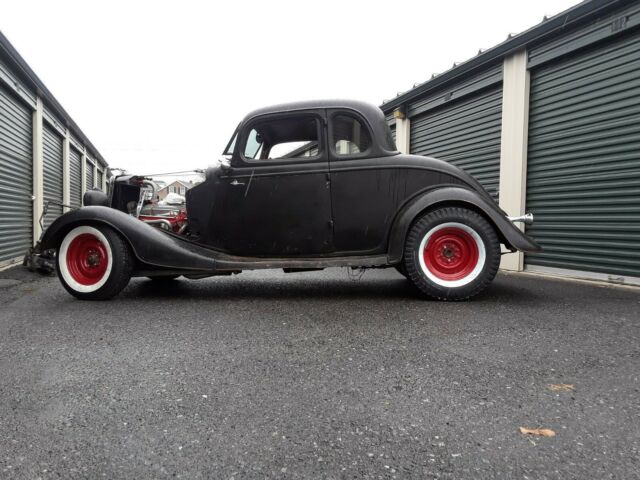 1934 Black Ford 5-Window Coupe