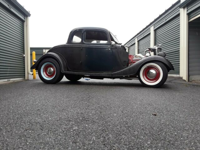1934 Black Ford 5-Window Coupe