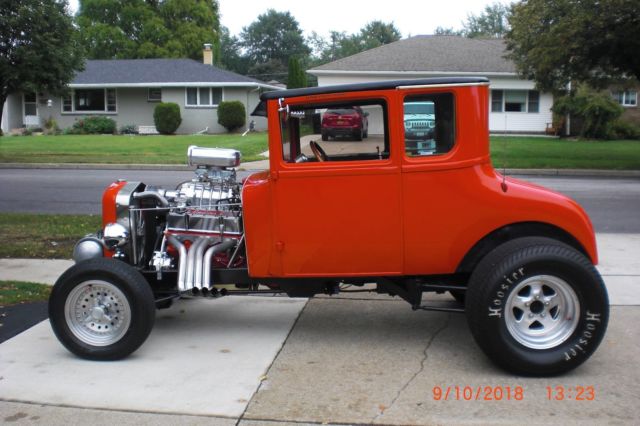 1927 Red Ford Model T Coupe
