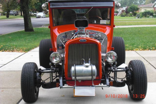 1927 Red Ford Model T Coupe