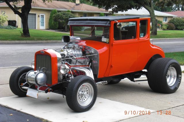 1927 Red Ford Model T Coupe
