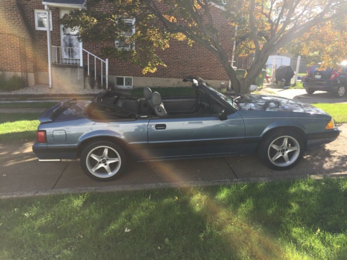 1989 Ford Mustang Convertible